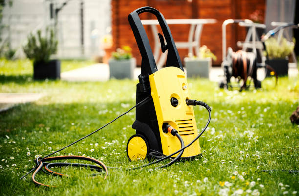 Best Pool Deck Cleaning  in Madisonville, TX